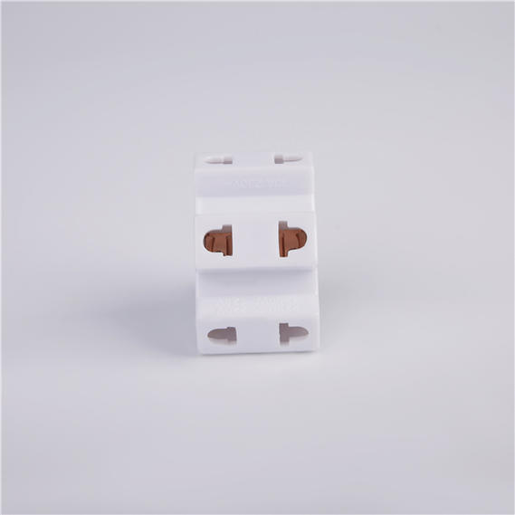 QZ23 One-turn multi-hole insert two-core European pin into three sets of jack converter